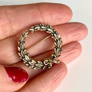 Vintage “Briar” Gold-Tone Laurel Wreath Brooch Signed